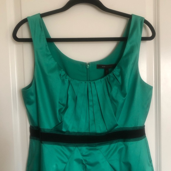 BCBGMaxAzria | Green Party Dress - Picture 3 of 10